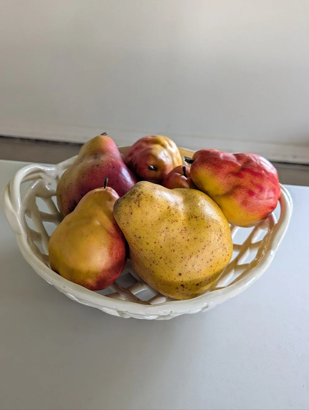 6 very realistic FAUX PEARS decorative fruit